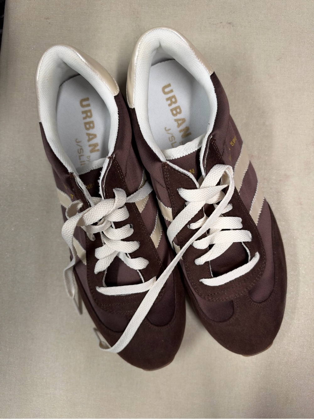 🤎NWOT🤎 J Slides Women’s Peggy Satin Brown and Cream Sneakers Sz 9.5